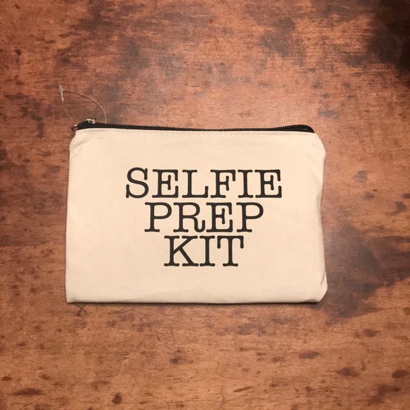 NWT Selfie Prep kit makeup bag zipper purse - Picture 9 of 9